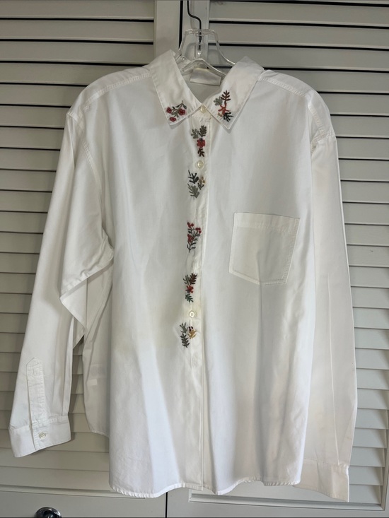 Susan Bristol Tops - Susan Bristol White Button-Down Shirt with Floral Embroidery